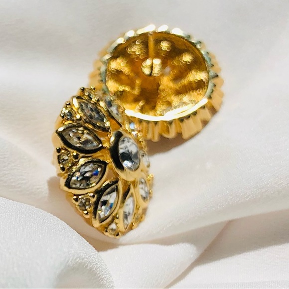 Vintage Christian DIOR Swarovski Crystal 14k Post Back Stud Flower Signed Box - Picture 8 of 10